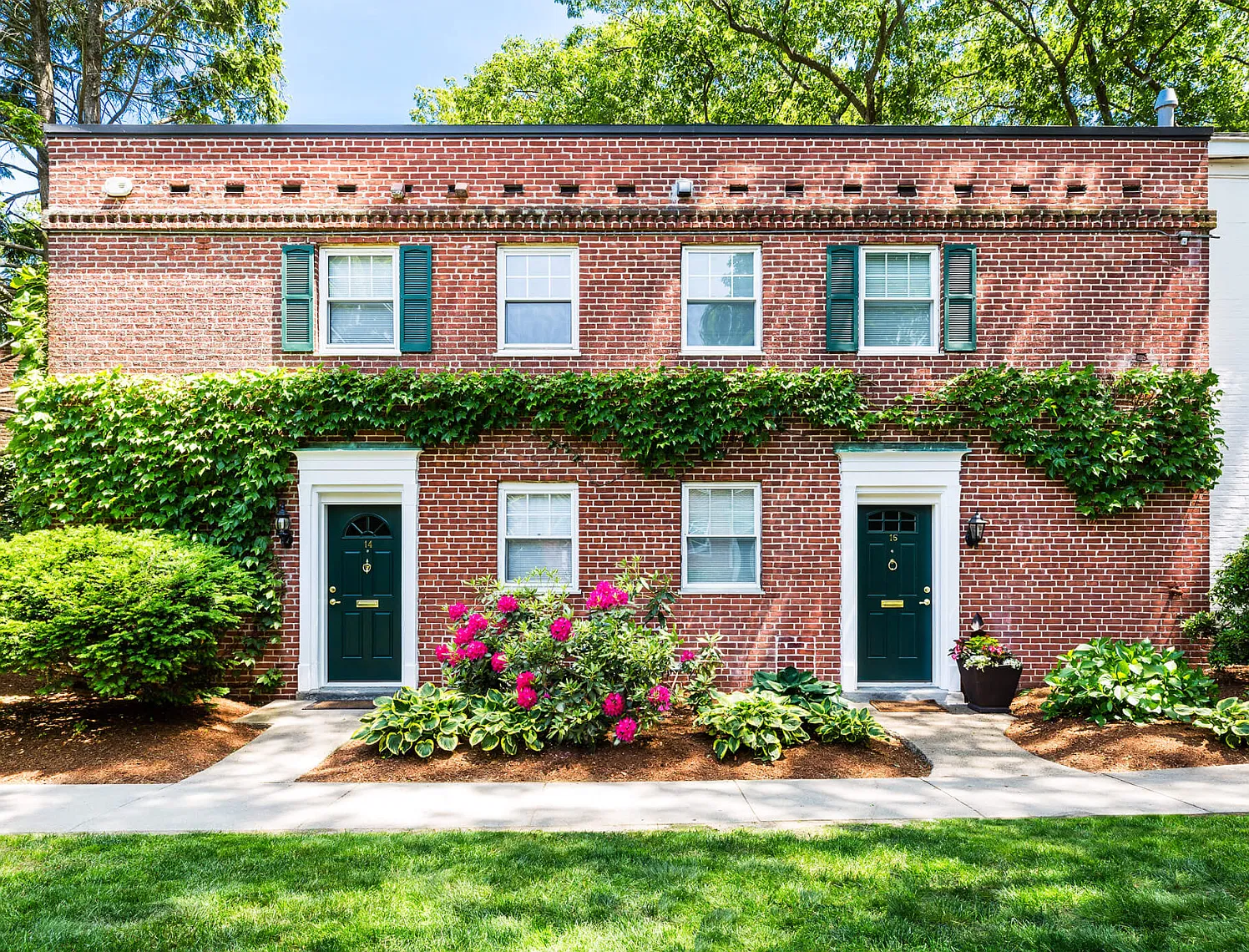 2 bed, 1.5 bath, 1000 sqft, $3,760 — Photo 1