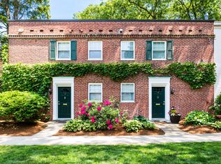 89 Thornton Rd #89, Chestnut Hill, MA 02467