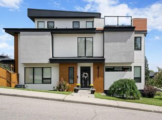 3002 S 18th St SW, Calgary, AB T2T3Z3