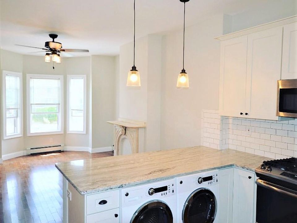 2nd image of 15 Chelsea St #2