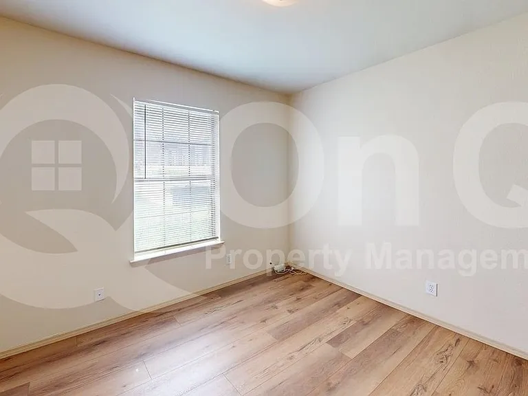2335 N Elm St #1 — Photo 20