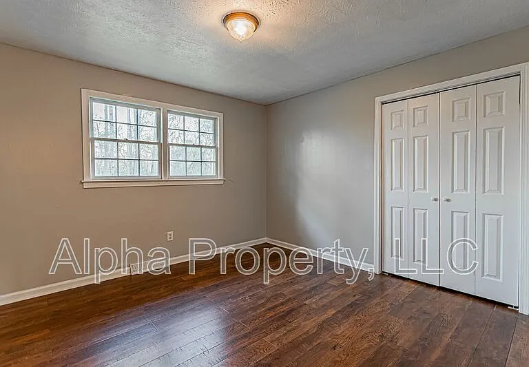 225 Berea Forest Cir #B — Photo 7