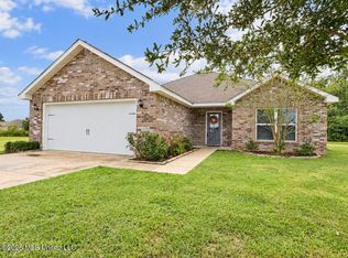 5 Elk Ct, Picayune, MS 39466