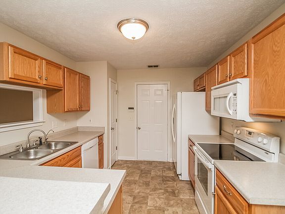 4th image of 3021 Holsted Dr