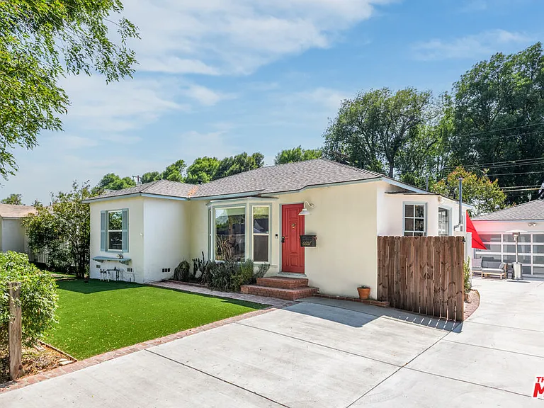 6601 Rubio Ave — Photo 2