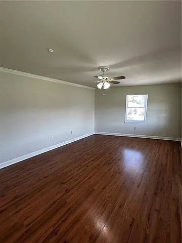 2 bed, 1.0 bath, 900 sqft, $1,275 — Photo 2
