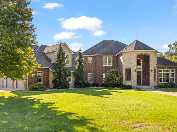 1349 Sleepy Hollow Rd, Amboy, IL 61310
