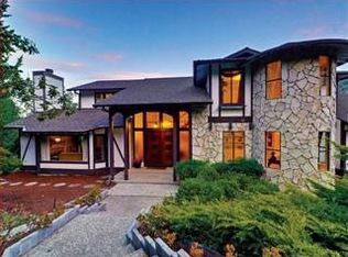 12170 Padre Ct, Los Altos Hills, CA 94022