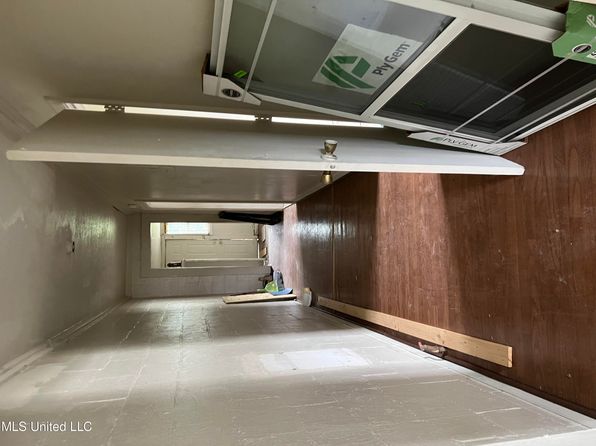 jackson-mississippi-440881252 picture