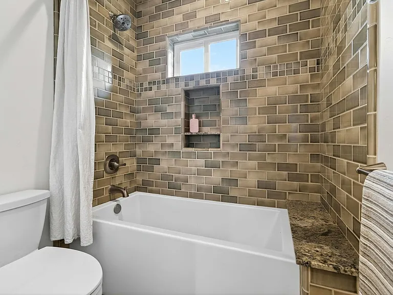 2204 Bryce Ln — Photo 31