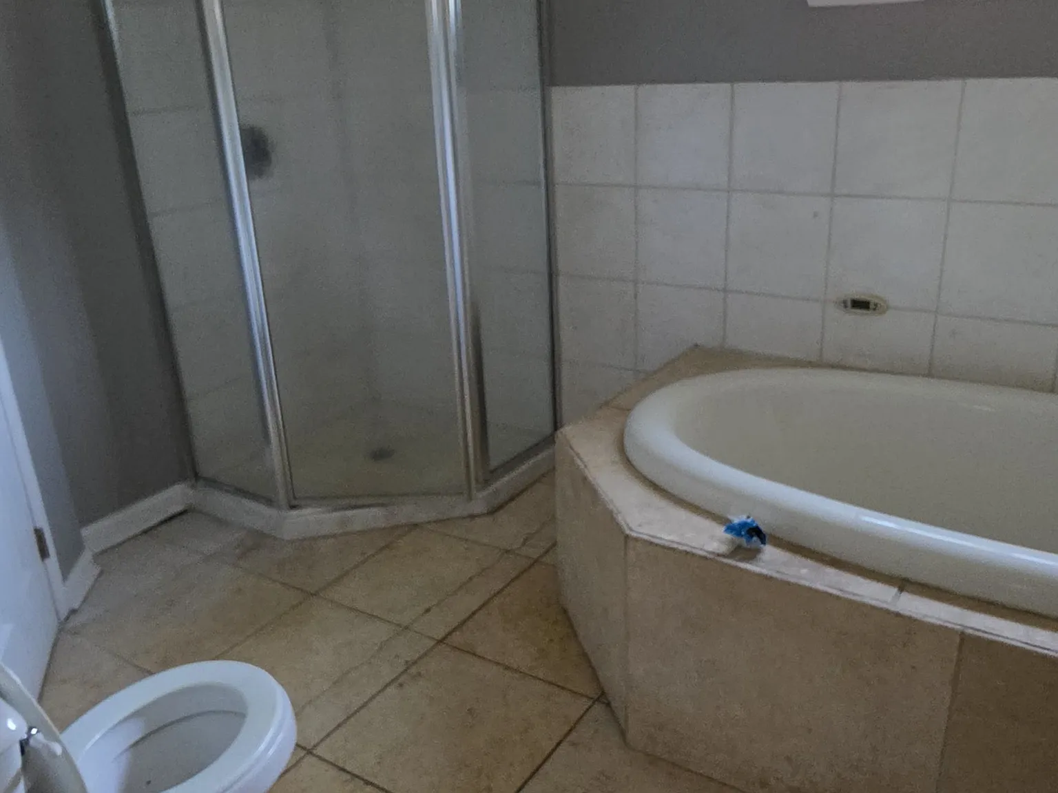 4 bed, 2700 sqft, $2,200 — Photo 2
