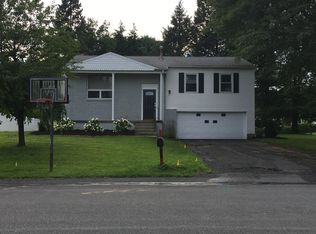 6 Compen Pl, Latham, NY 12110