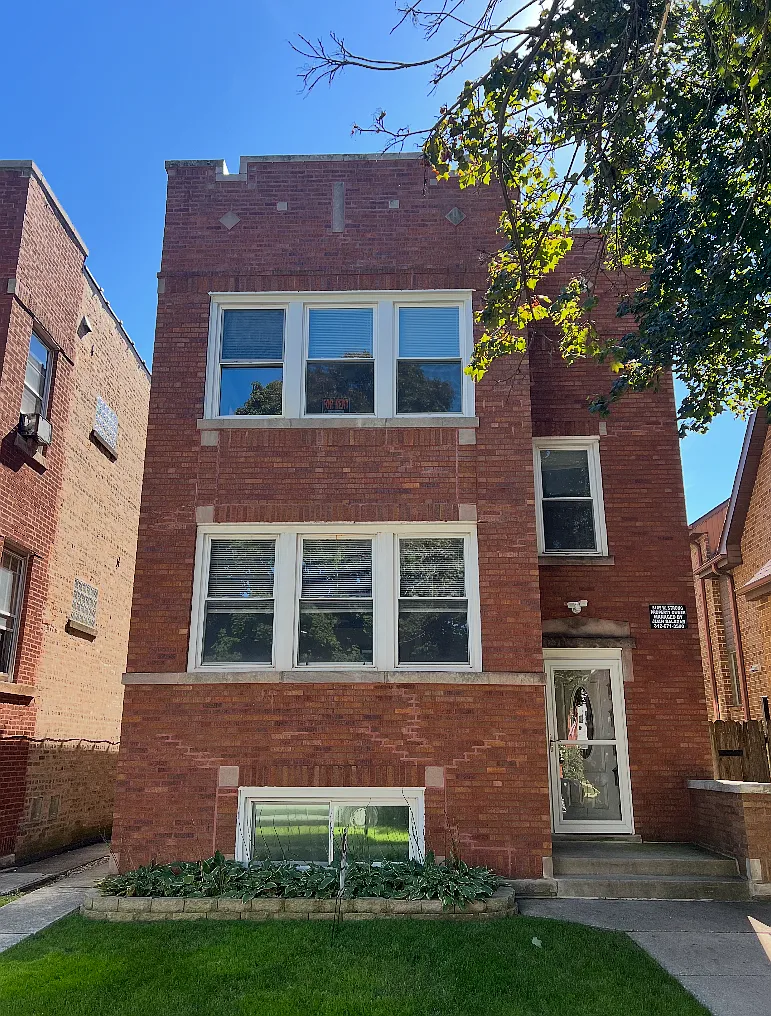 2 bed, 800 sqft, $1,600 — Photo 1