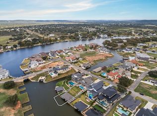 202 Clearwater Dr, Kingsland, TX 78639