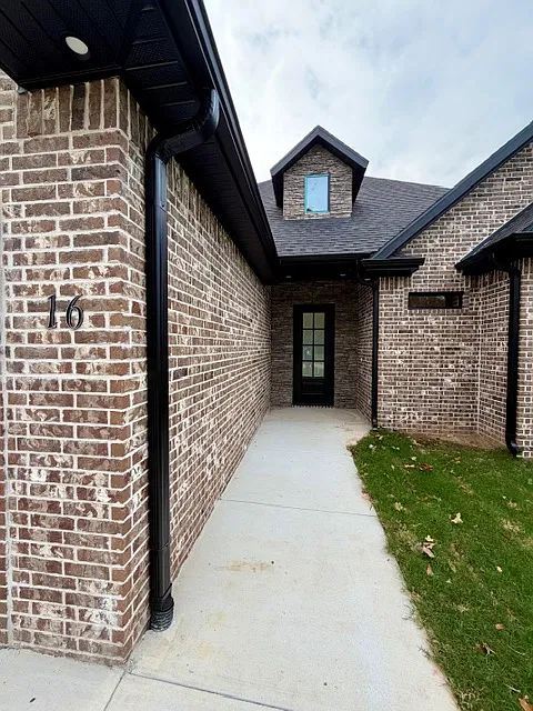 16 Hurlford Ln - 1 — Photo 3