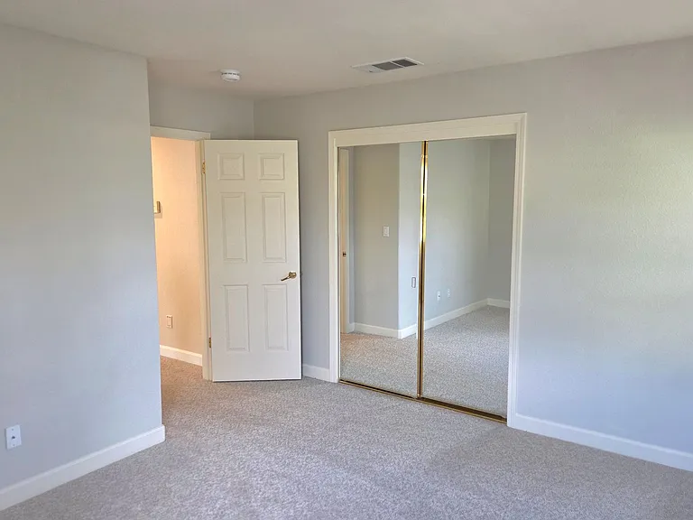206 Murcia Ct — Photo 26