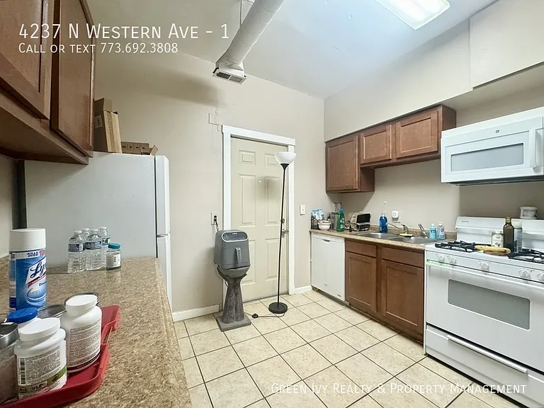 4237 N Western Ave #1 — Photo 5
