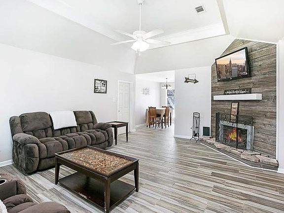 2nd image of 15279 E Henderson Dr