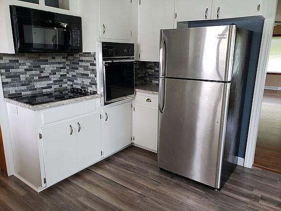 4th image of 321 E Main St
