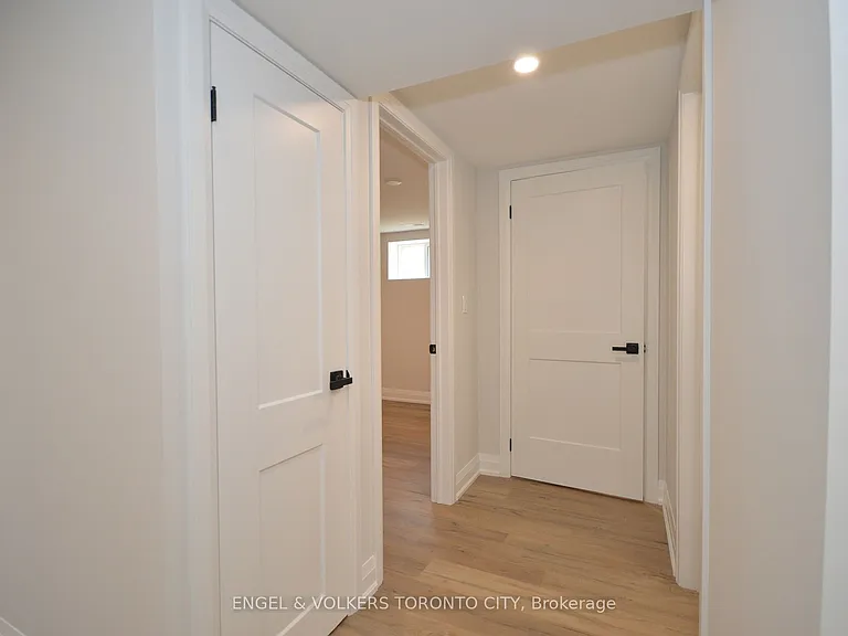 139 Queen St #BASEMENT — Photo 8