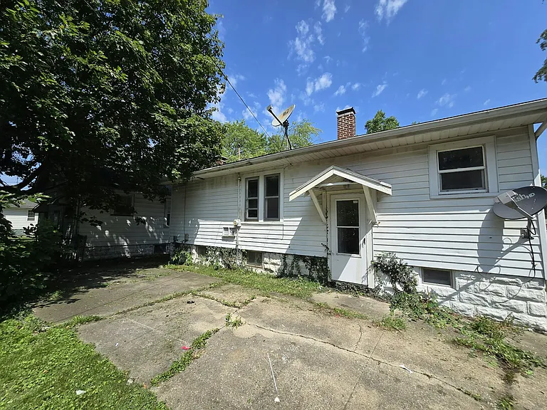 1363 E Johns Ave — Photo 15