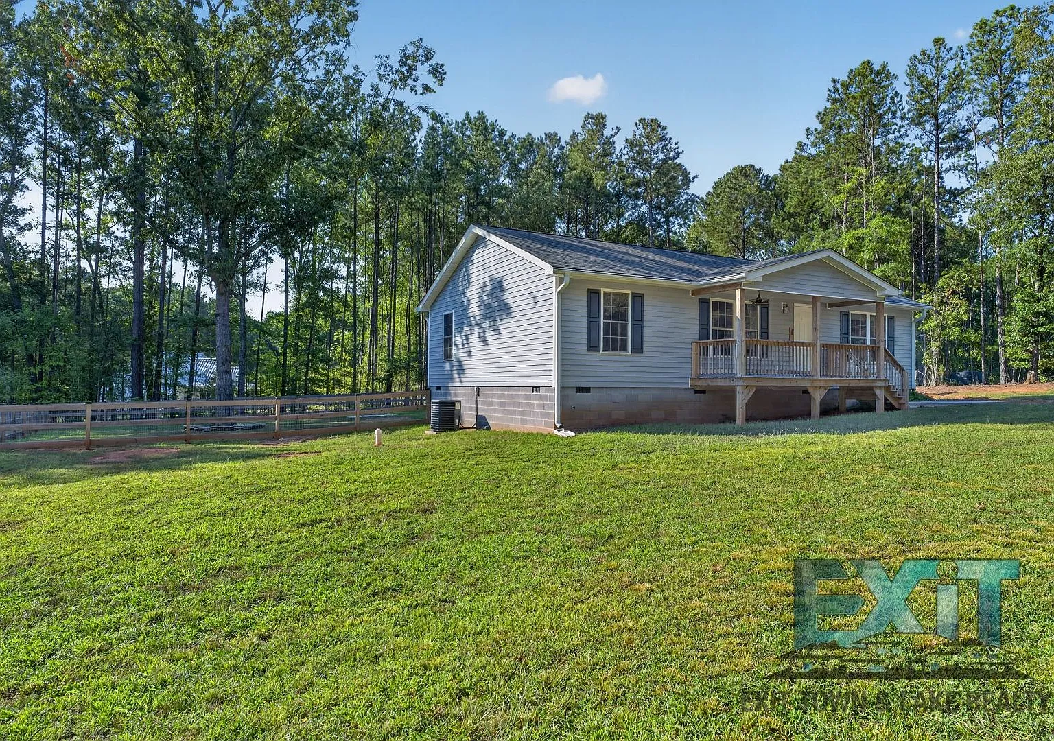 Charming 3BR/2BA Home with Fenced Yard & Detached Garage — Photo 3