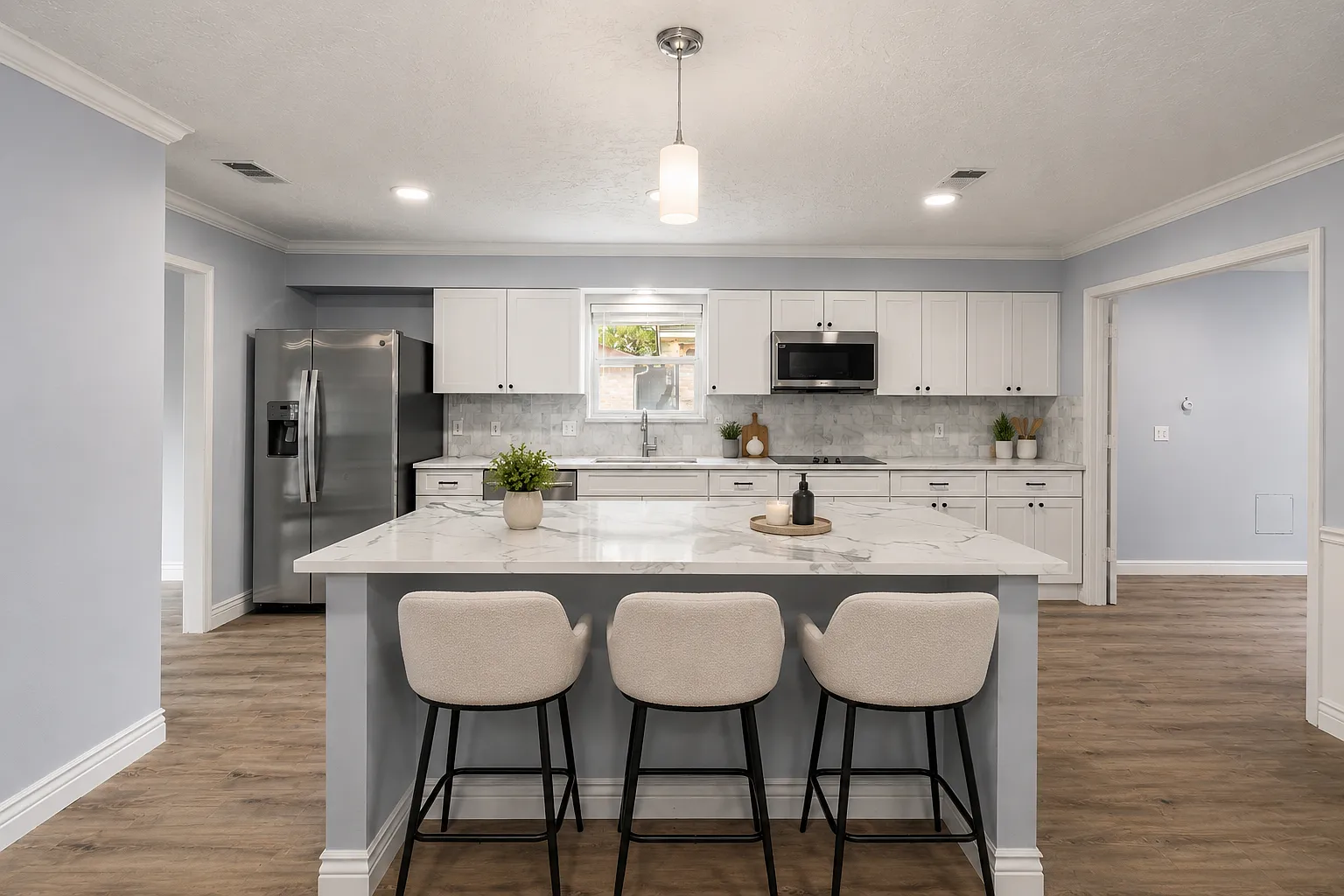 4 bed, 2.5 bath, 2800 sqft, $2,699 — Photo 4