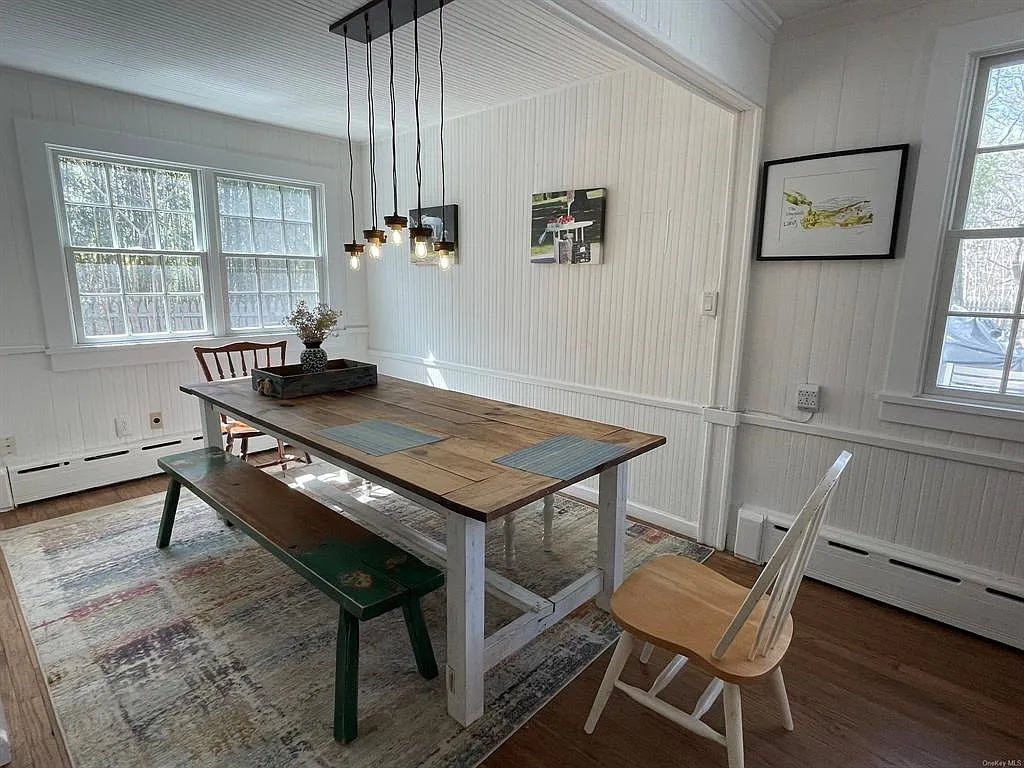 Historic Main Bayview Schoolhouse — Photo 4