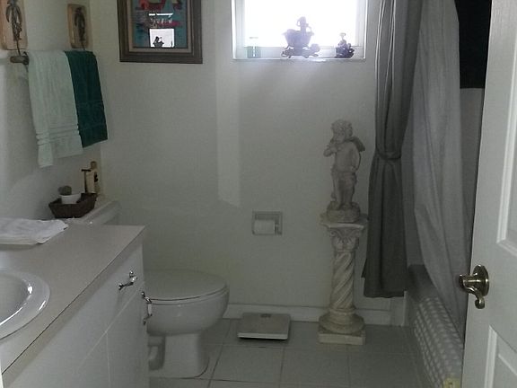 3rd image of 761 Cornelius Ave