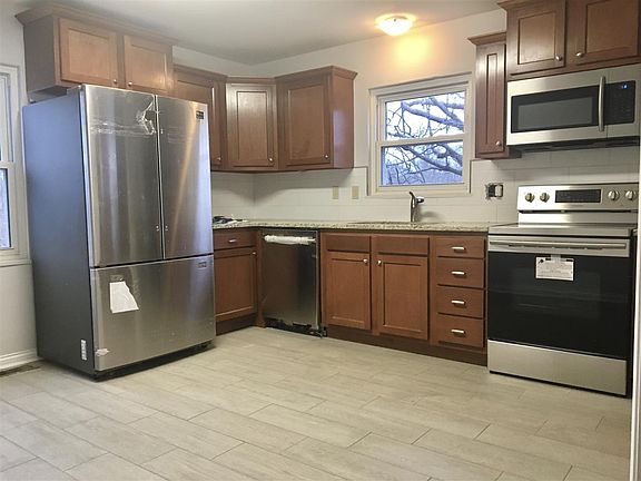 3rd image of 5220 Eureka Dr