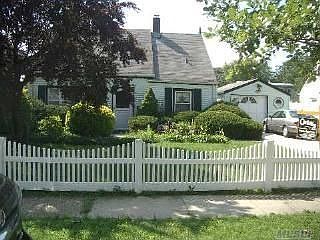 4th image of 12 Lily Ln