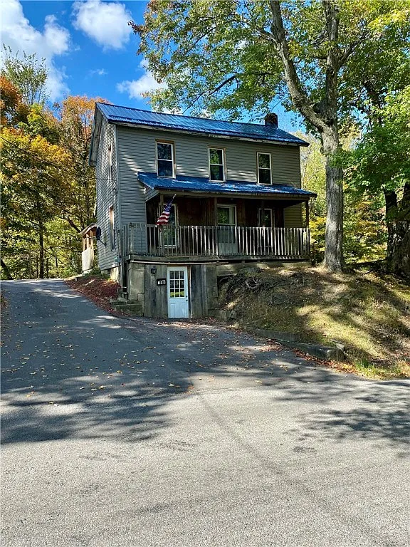 315 Home St photo 1