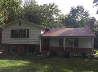 312 Roberts Ln, New Castle, PA 16105