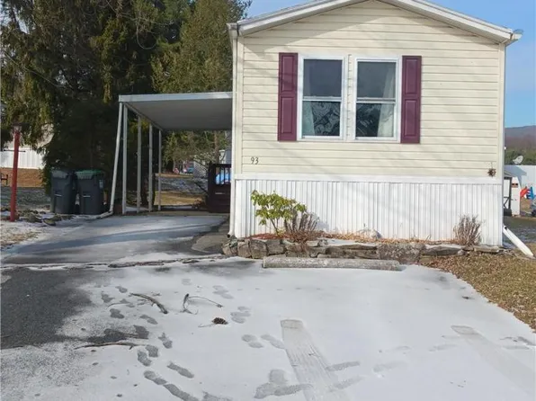 93 Nashua St, Walnutport, PA 18088