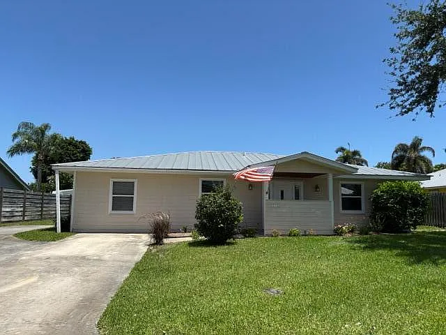 5141 SE Pine Knoll Way — Photo 1
