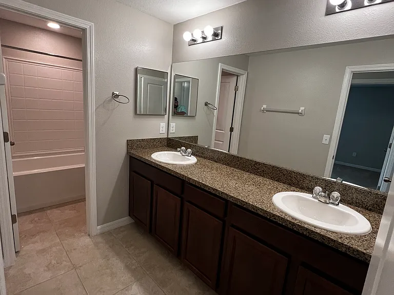 6315 Shore Vista Pl — Photo 17