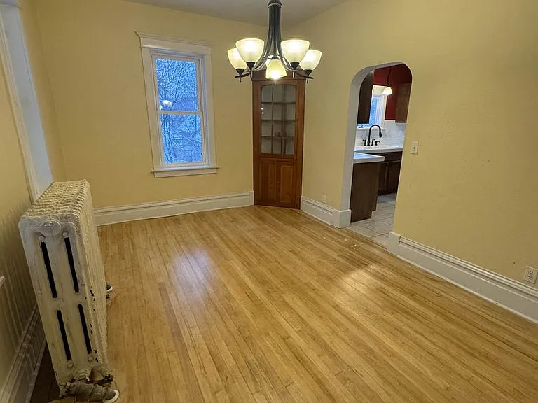 408 W Douglass Ave — Photo 8