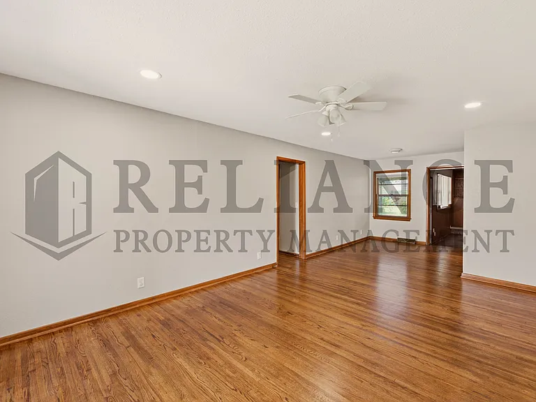 841 N Country Acres Ave — Photo 7