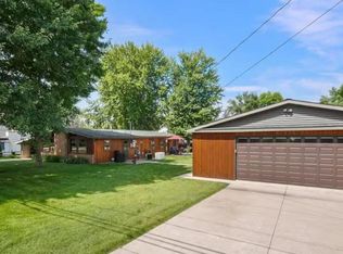 427 Iroquois Ave, Prudenville, MI 48651
