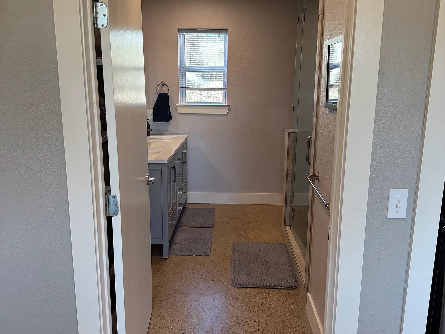 2 bed, 1200 sqft, $3,400 — Photo 3