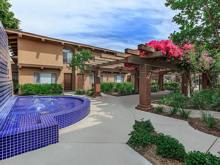 La Ramada Apartment Homes — Photo 8