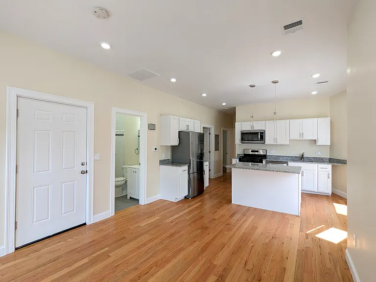 2 Sacramento Pl #3 — Photo 10