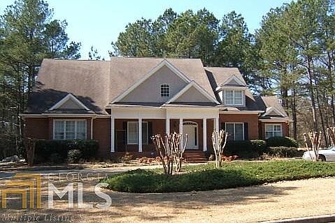 2nd image of 105 Lang Dr