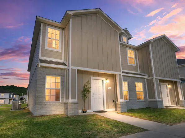 776 S Benchmark Ln, Fayetteville, AR 72704