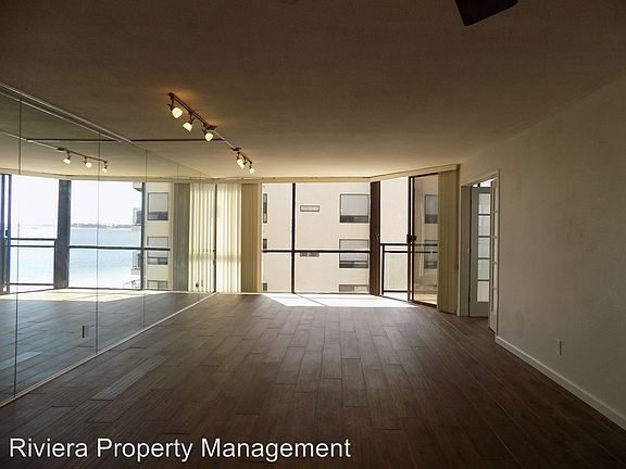 5th image of 3916 Riviera Dr Unit 404