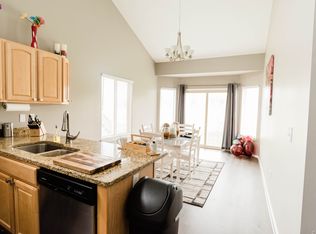 20631 Doves Pointe Dr, Brownstown, MI