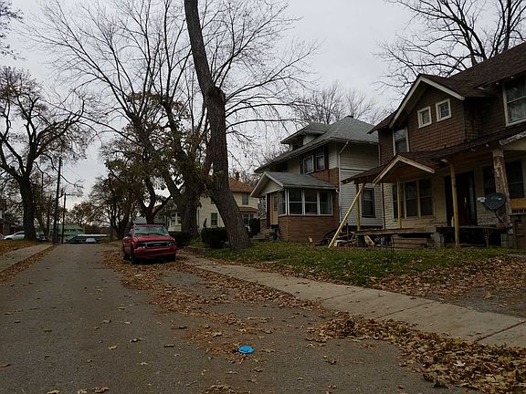 4th image of 34 Lorraine Ct