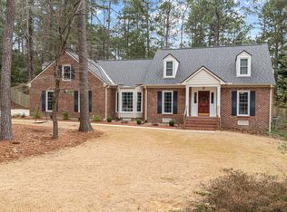 210 W Hedgelawn Way, Southern Pines, NC 28387