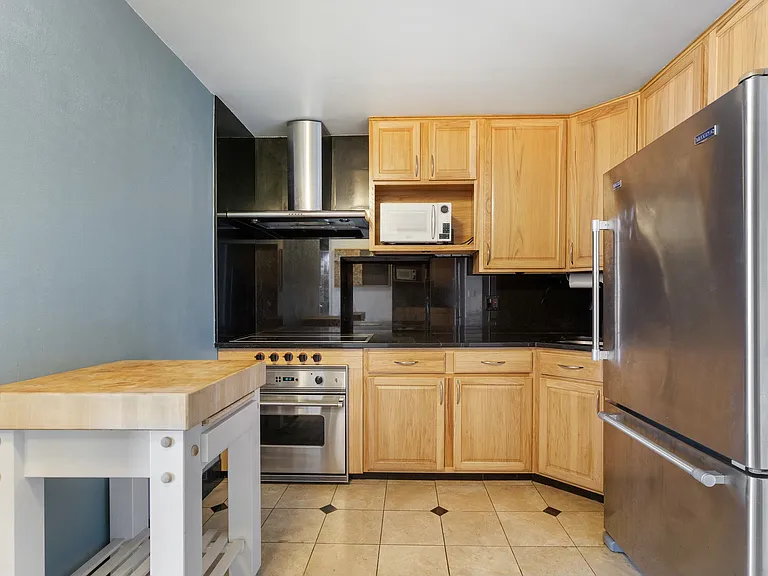 720 W Gordon Ter #23R — Photo 4