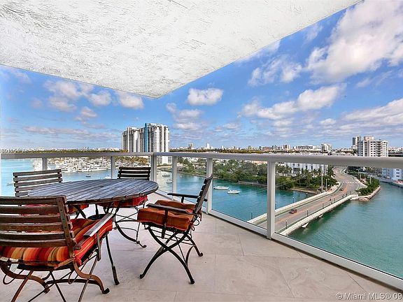 5th image of 10 Venetian Way APT 1004